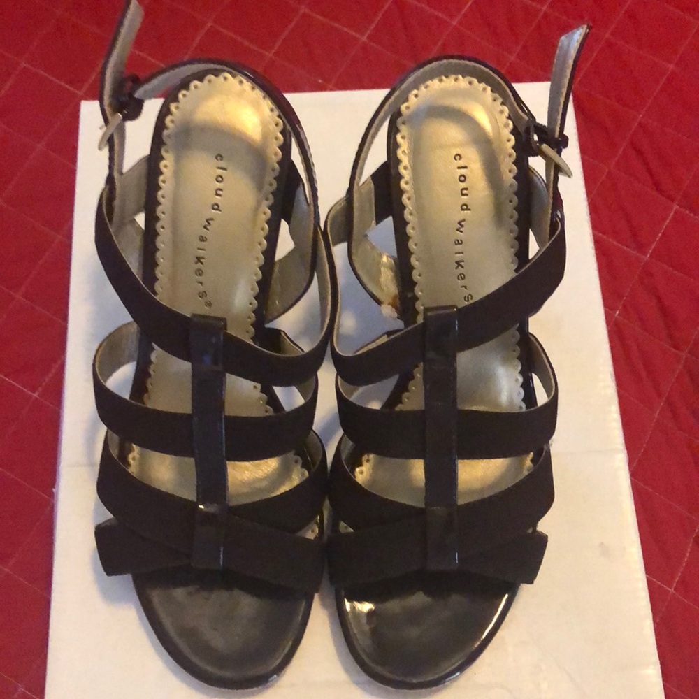 Cloud walkers size 8W